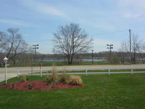 1108 Dorr Rd, South Beloit, IL 61080 photo 3