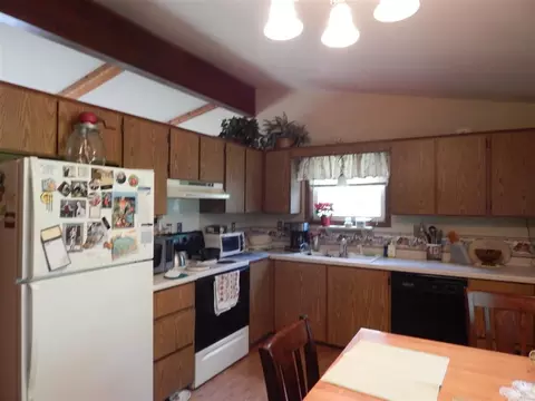 15651 Comly Rd, Pecatonica, IL 61063 photo 4