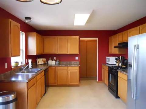 9124 Southdown Ln, Roscoe, IL 61073 photo 12