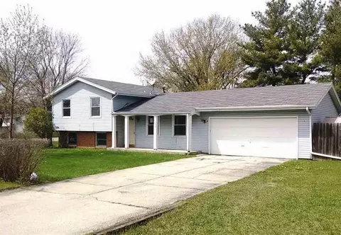 4952 Crown Point Rd, Roscoe, IL 61073 photo 1