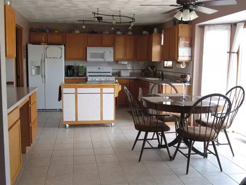 11159 Jasmine Dr, Roscoe, IL 61073 photo 4