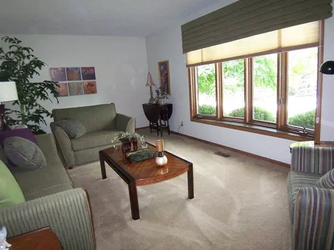 7736 Thistle Rdg, Roscoe, IL 61073 photo 2
