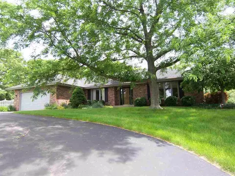 7736 Thistle Rdg, Roscoe, IL 61073 photo 1