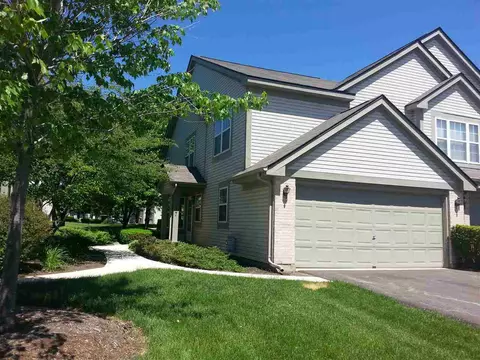 647 Lancaster Cir, Elgin, IL 60123 photo 1