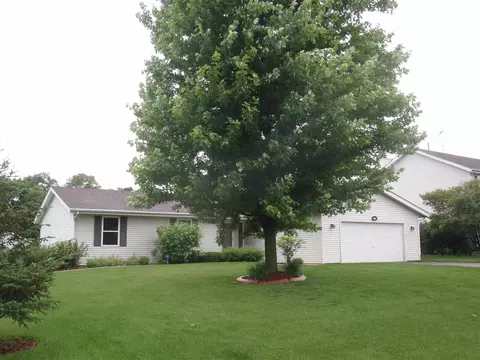 908 Brandy Bend Rd, Roscoe, IL 61073 photo 1