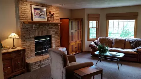 11464 Ridgecrest Dr, Roscoe, IL 61073 photo 3