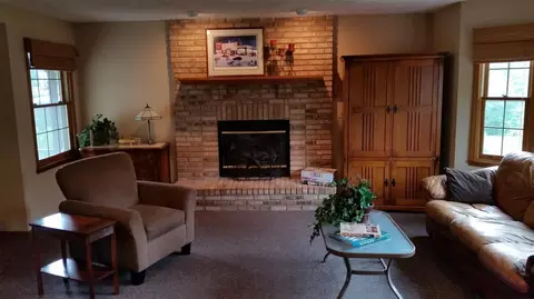 11464 Ridgecrest Dr, Roscoe, IL 61073 photo 4