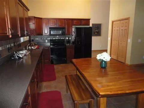 2880 Deer Path Way, Beloit, WI 53511 photo 9