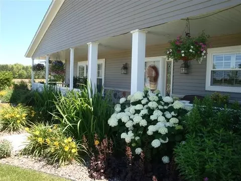 2880 Deer Path Way, Beloit, WI 53511 photo 2