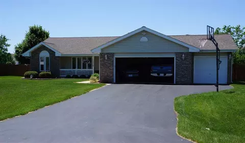 10886 Lemon Grass Ln, Roscoe, IL 61073 photo 1