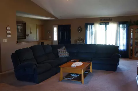 10886 Lemon Grass Ln, Roscoe, IL 61073 photo 3
