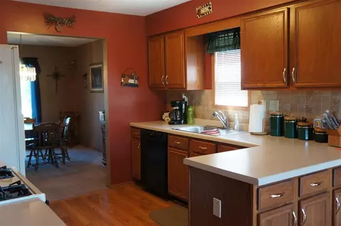 10886 Lemon Grass Ln, Roscoe, IL 61073 photo 4