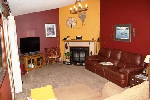 608 David Dr, Winnebago, IL 61088 photo 4