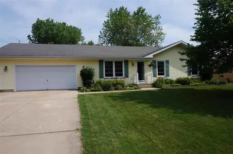 702 E Soper St, Winnebago, IL 61088 photo 1
