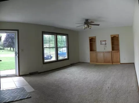 702 E Soper St, Winnebago, IL 61088 photo 4