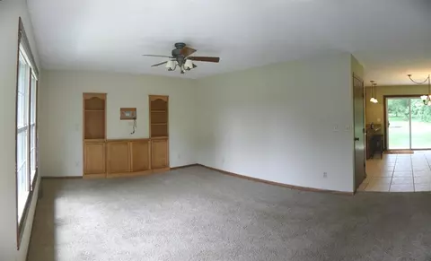 702 E Soper St, Winnebago, IL 61088 photo 3