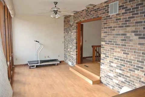 504 E Warren St, Rockton, IL 61072 photo 9