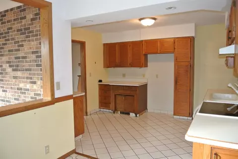 504 E Warren St, Rockton, IL 61072 photo 8