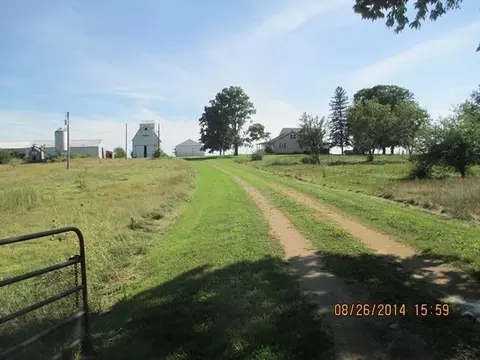 8863 Weber Rd, Ridott, IL 61067 photo 17
