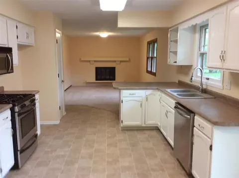 6814 Strongbox Cir, Roscoe, IL 61073 photo 5