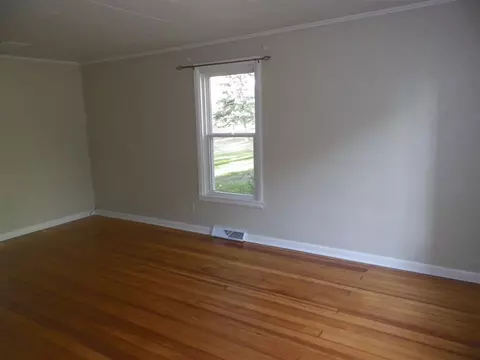 315 E 5th St, Pecatonica, IL 61063 photo 14