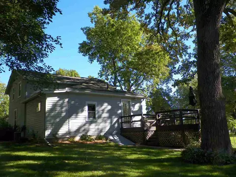 315 E 5th St, Pecatonica, IL 61063 photo 6