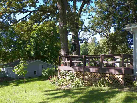 315 E 5th St, Pecatonica, IL 61063 photo 3