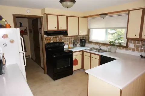 16210 7th St, Pecatonica, IL 61063 photo 2