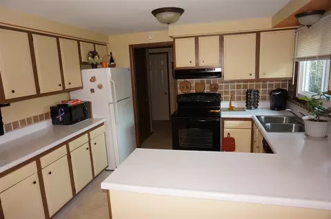 16210 7th St, Pecatonica, IL 61063 photo 3