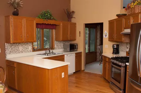 6080 Weeping Willow Ln, Roscoe, IL 61073 photo 8