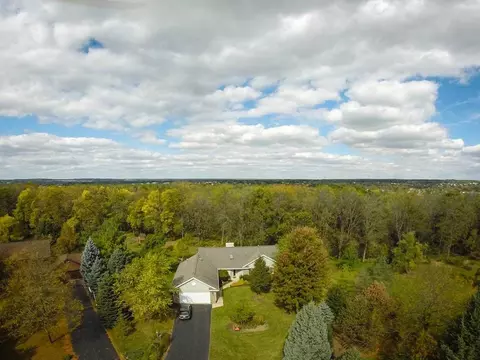6080 Weeping Willow Ln, Roscoe, IL 61073 photo 2