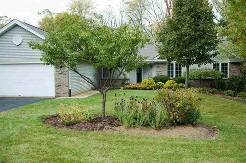 6080 Weeping Willow Ln, Roscoe, IL 61073 photo 1