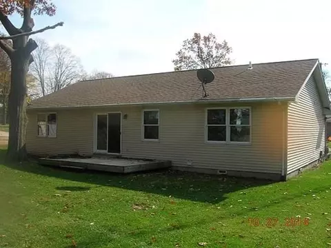 910 Willow St, Belvidere, IL 61008 photo 2