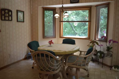 7315 Mccurry Rd, Roscoe, IL 61073 photo 3