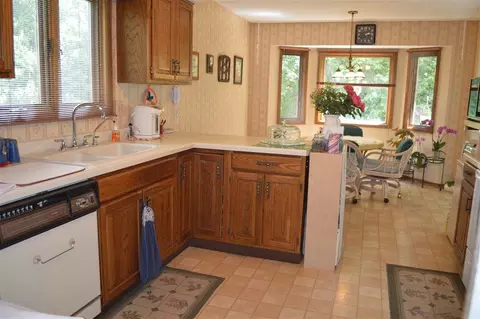 7315 Mccurry Rd, Roscoe, IL 61073 photo 2