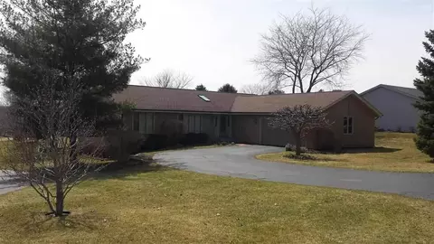 7315 Mccurry Rd, Roscoe, IL 61073 photo 1