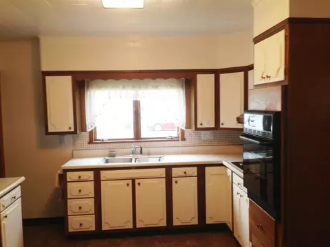 407 Jackson, Oregon, IL 61061 photo 2