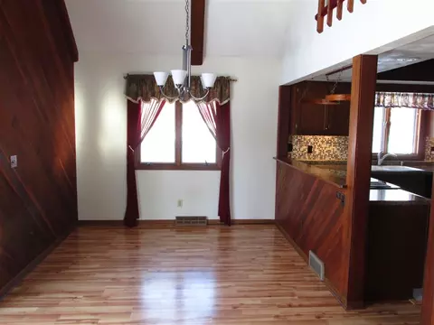 10310 Ray Dr, Roscoe, IL 61073 photo 4