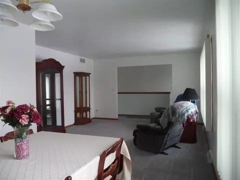 6704 Sawmill Dr, Roscoe, IL 61073 photo 13