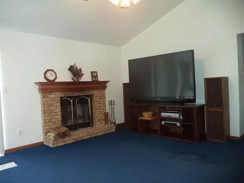 6704 Sawmill Dr, Roscoe, IL 61073 photo 17