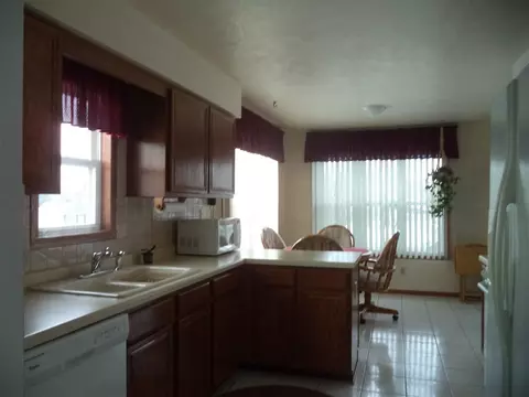 6704 Sawmill Dr, Roscoe, IL 61073 photo 8