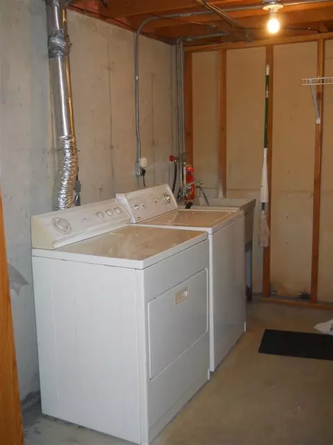1137 Madison St, Pecatonica, IL 61063 photo 8
