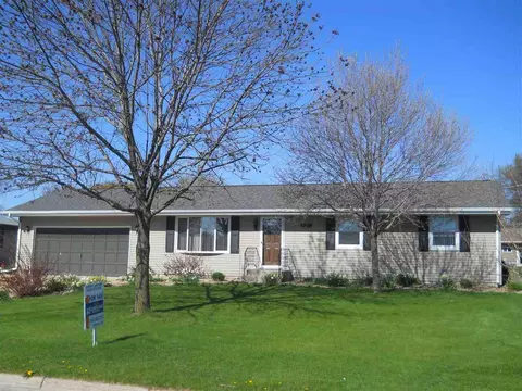 1137 Madison St, Pecatonica, IL 61063 photo 1