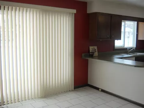 1137 Madison St, Pecatonica, IL 61063 photo 5