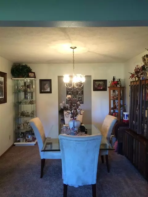 9502 Sagewood Dr, Roscoe, IL 61073 photo 3