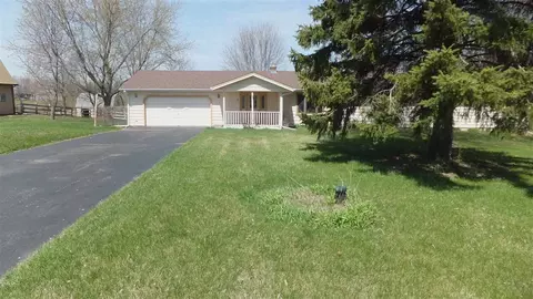 4446 E Walden Rd, Byron, IL 61010 photo 1