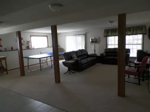 637 Park View St, Pecatonica, IL 61063 photo 14