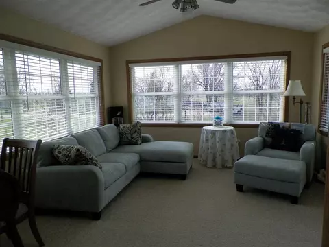 637 Park View St, Pecatonica, IL 61063 photo 10