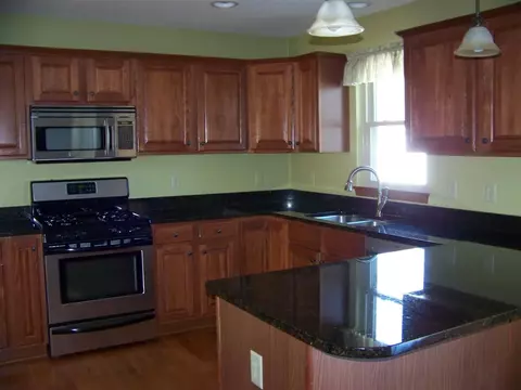 7335 Big Stone Cir, Roscoe, IL 61073 photo 4