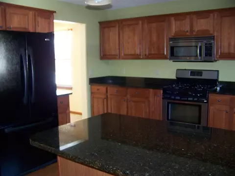 7335 Big Stone Cir, Roscoe, IL 61073 photo 3